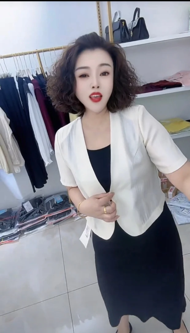 娟子家推荐款两件套裙子（米白外搭）