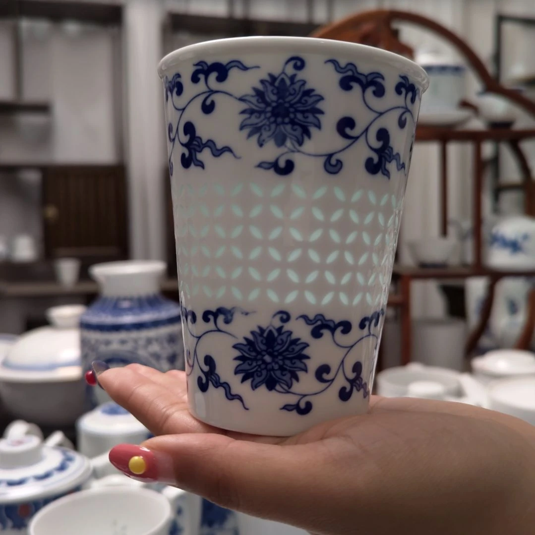 陶瓷缠枝莲可乐杯一个