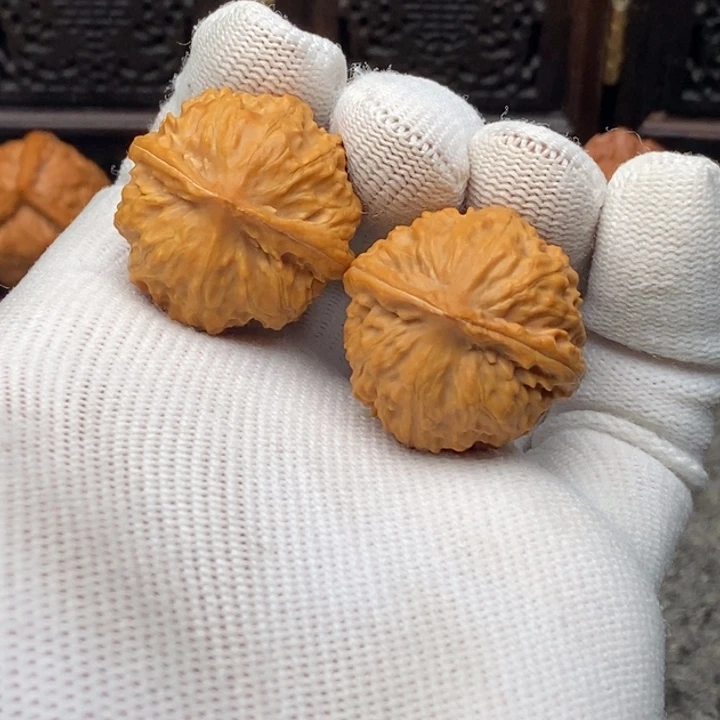 文玩核桃把件雪花狮子头