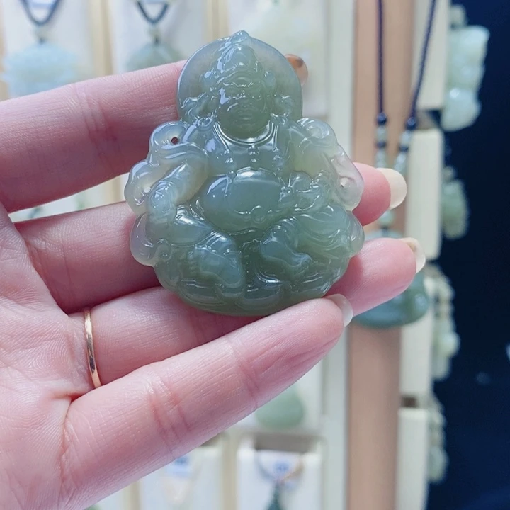 浅***、和田玉未镶嵌颈饰