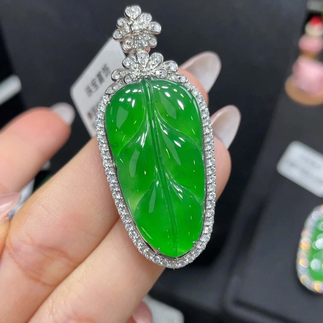 翡翠颈饰18K金镶嵌天然缅甸翡翠a货