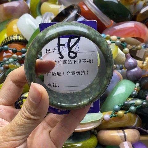 蛇纹石玉手镯未镶嵌