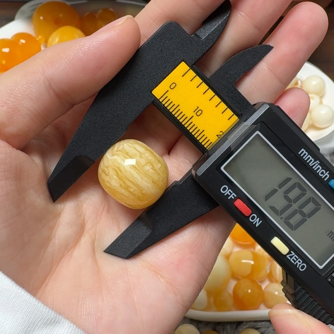 琥珀未镶嵌裸石蜜蜡墩子