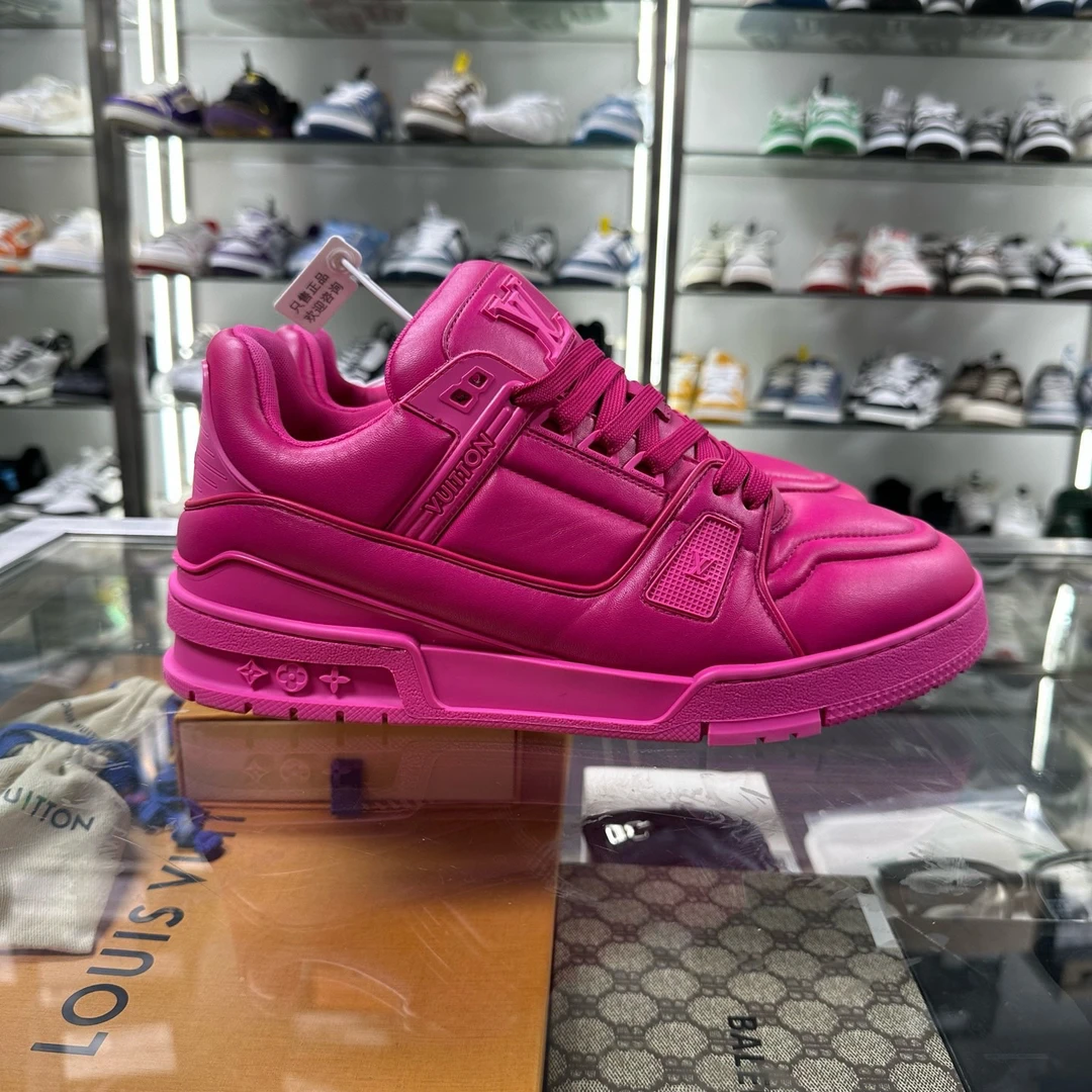 95新 LouisVuitton/路易威登 TRAINER 玫红 41.5码 YH17213