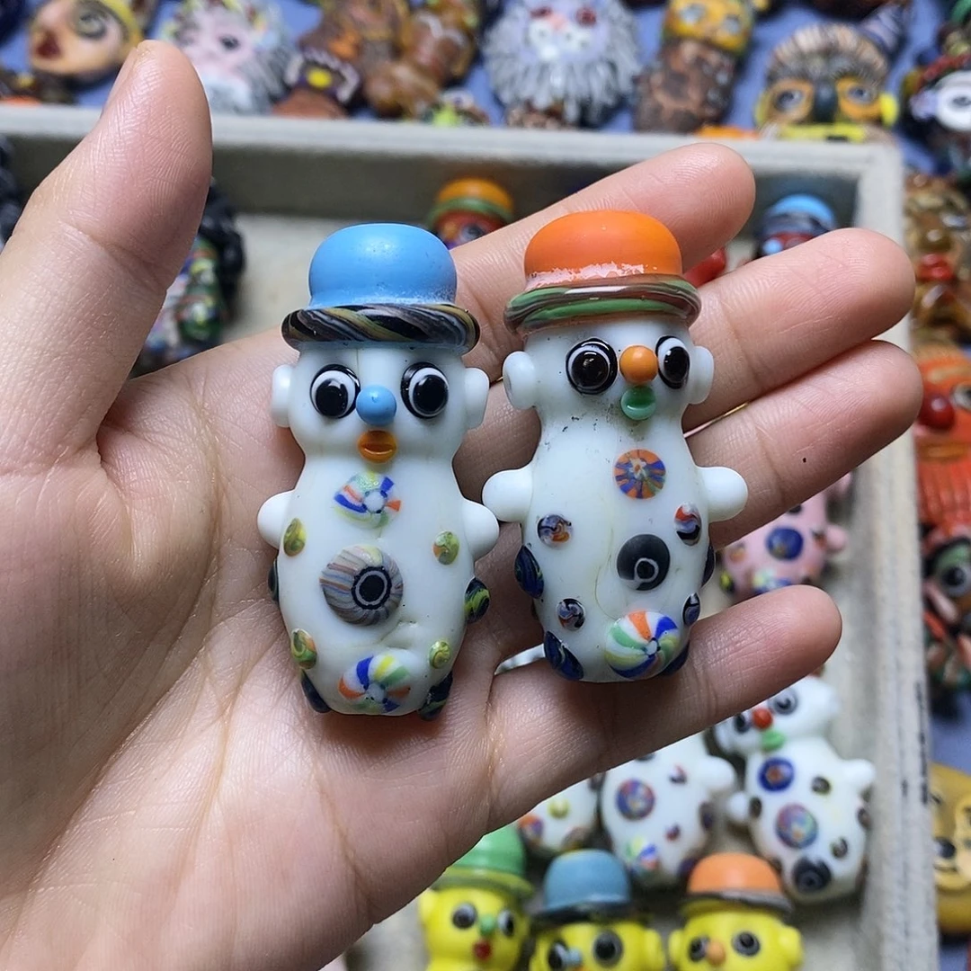 琉璃颈饰小雪人一个
