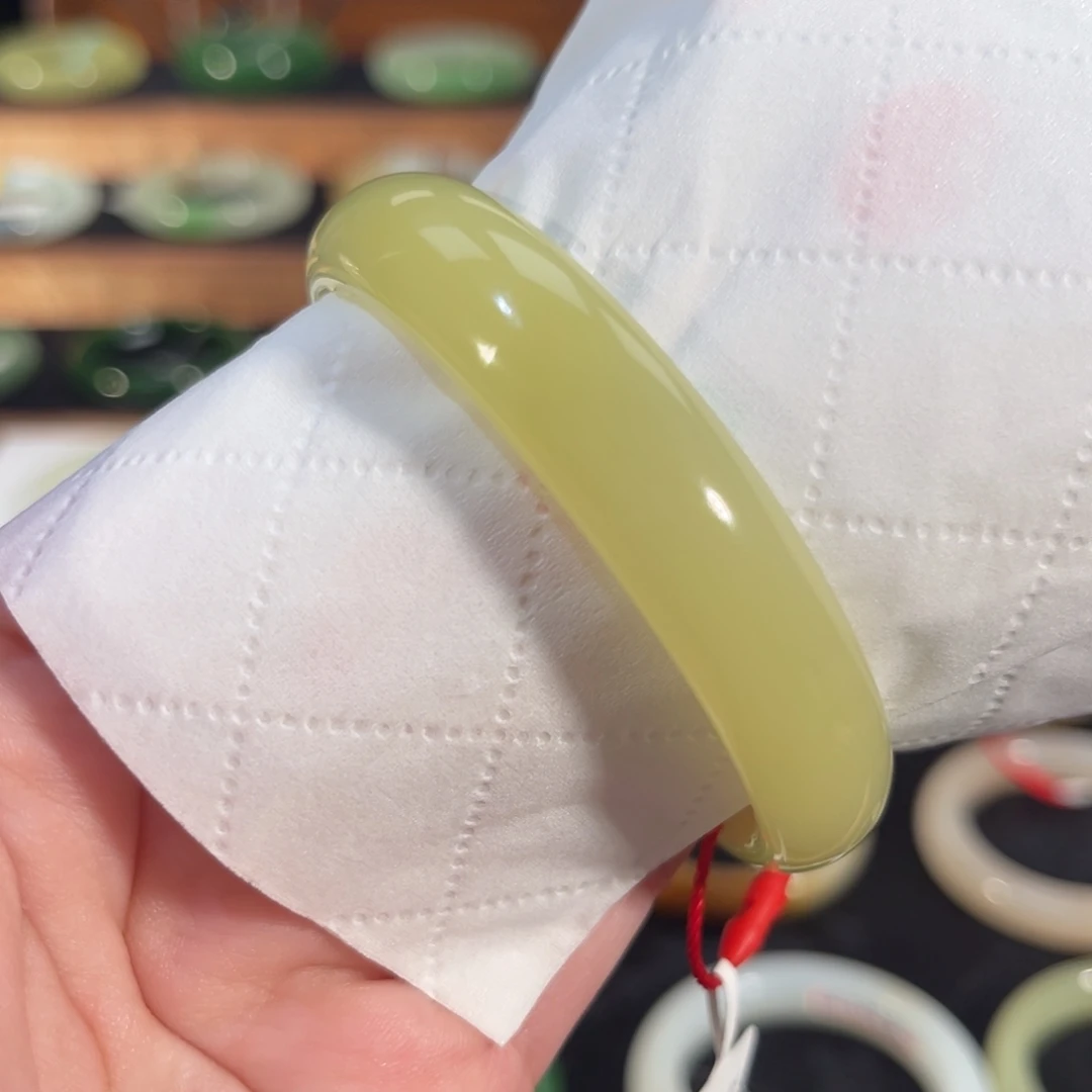 和田玉未镶嵌手镯鸡油黄底细