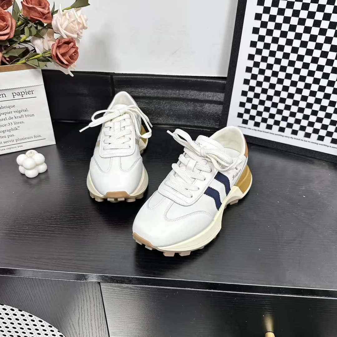 春季新款时尚休闲女鞋百搭潮鞋阿甘鞋系带低帮鞋冷粘工艺8392-3