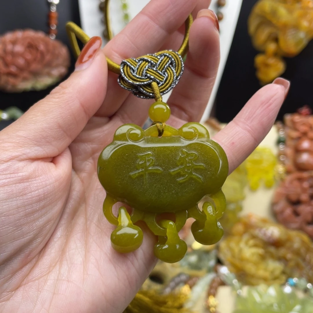 未镶嵌蛇纹石玉颈饰