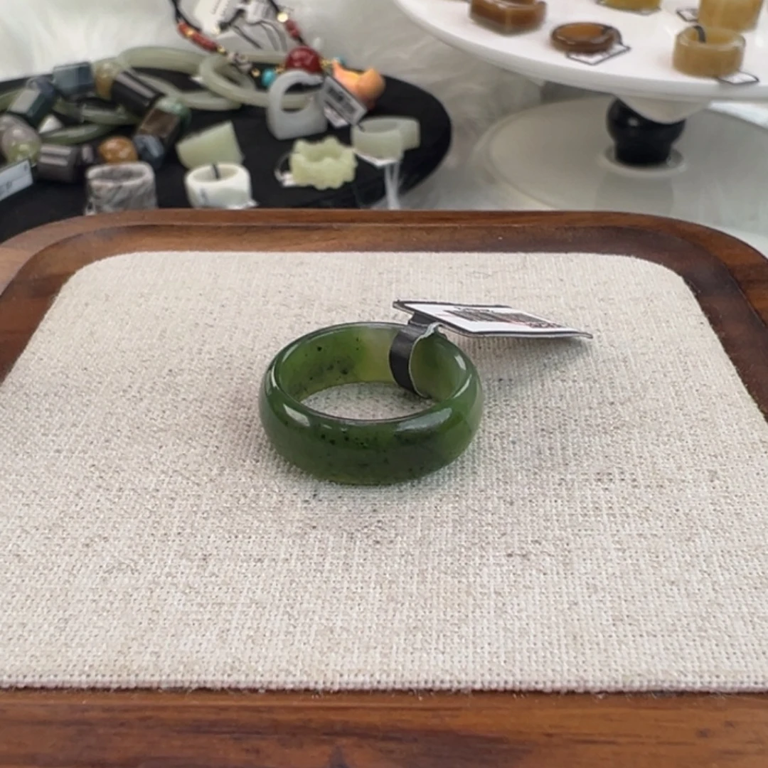 和田玉未镶嵌戒指w8碧玉轮胎18.2不退换