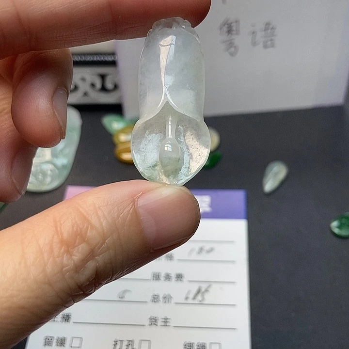 翡翠裸石翡翠风铃花