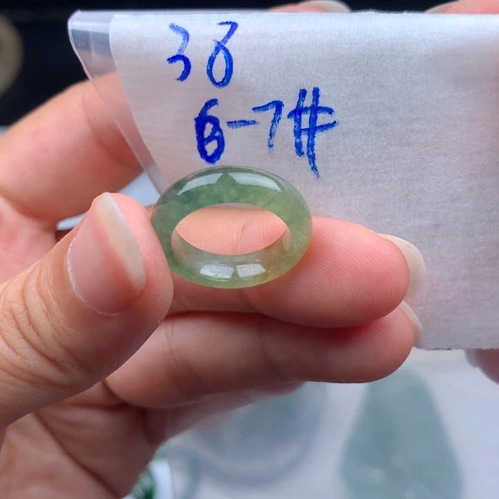****桃未镶嵌戒指翡翠戒圈