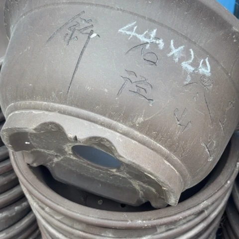 紫砂花盆140-2。     44-20