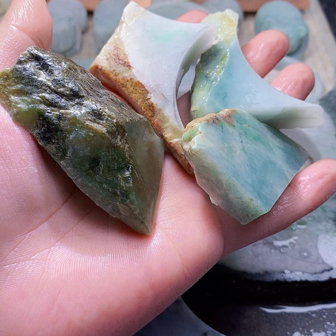 m***张翡翠未镶嵌颈饰998