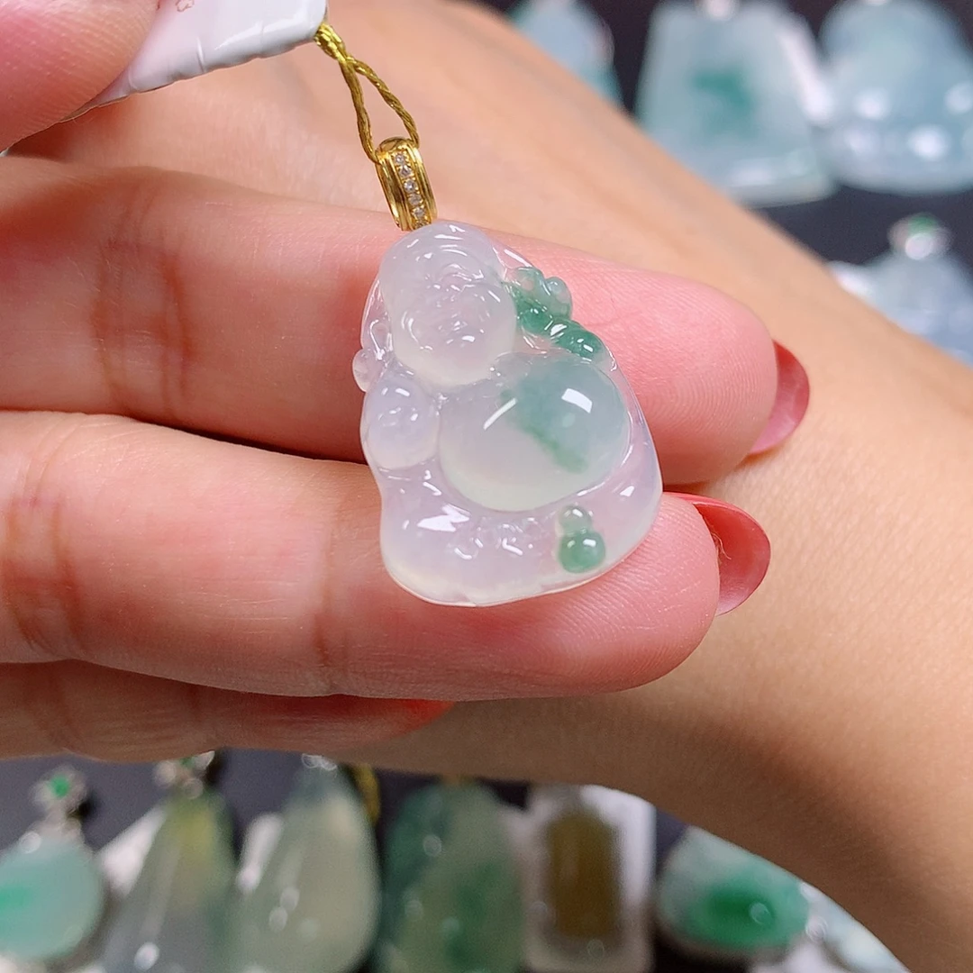 颈饰18K金镶嵌翡翠财神