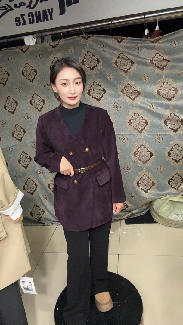 （央央）新款V领时尚休闲西装外套6886