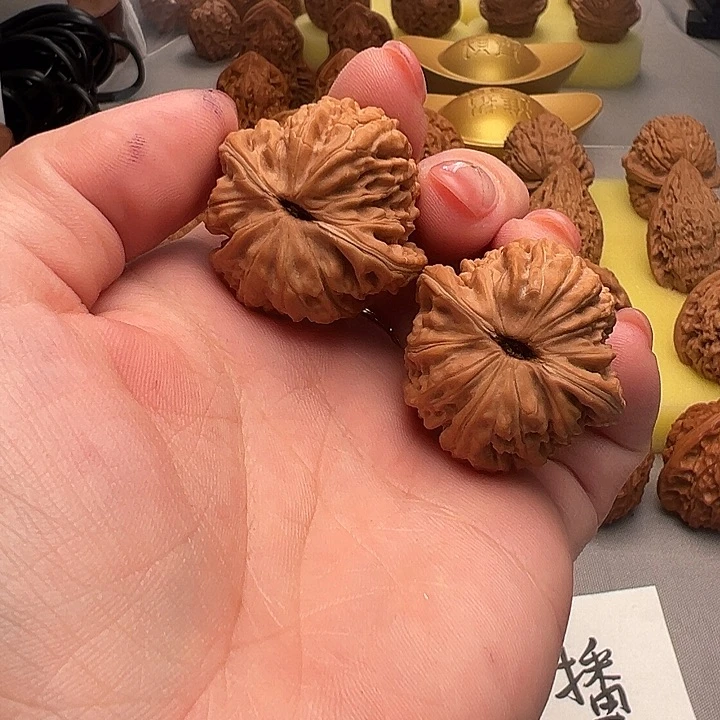 大叶紫檀（黑酸枝木类）小手捻