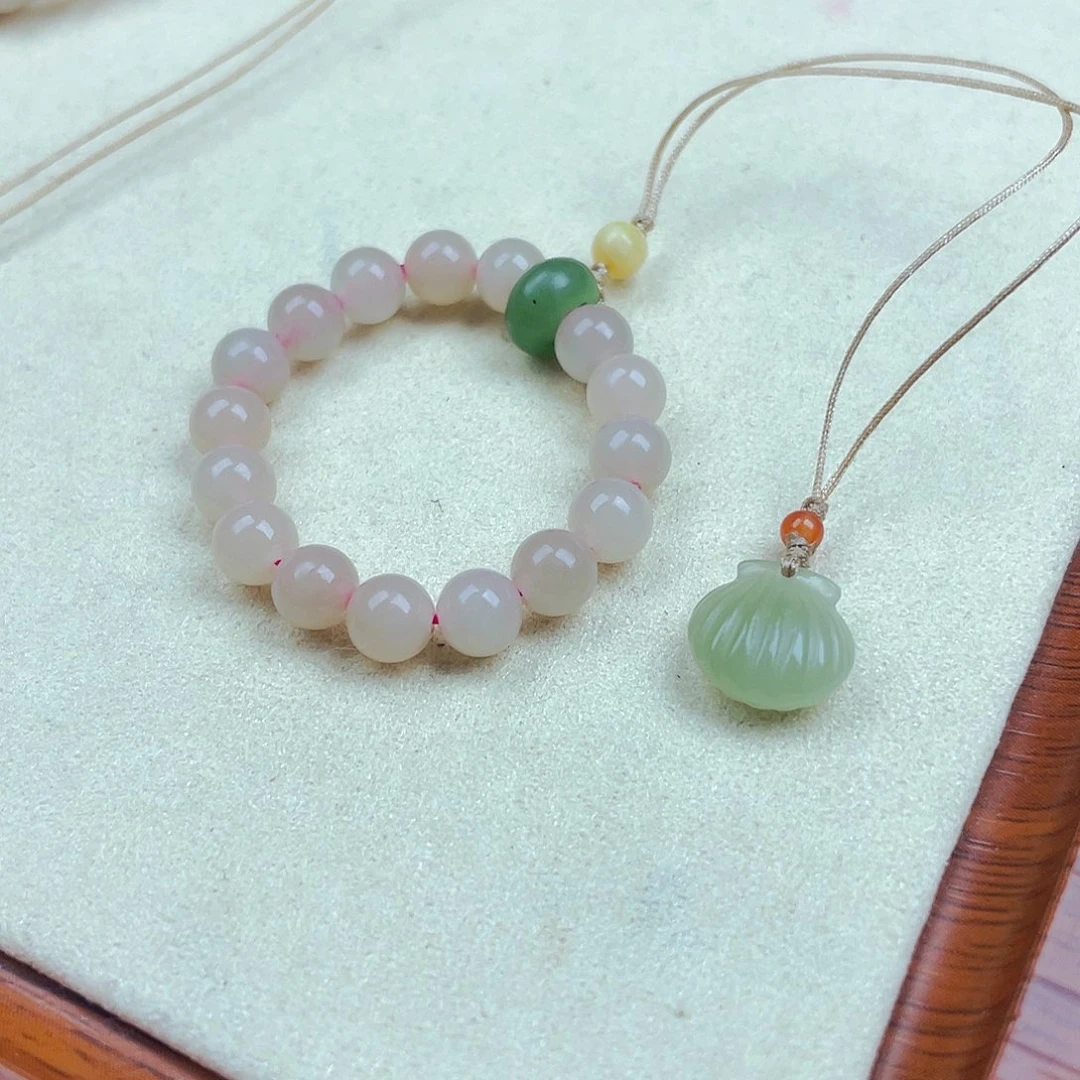 和田玉未镶嵌挂件订制