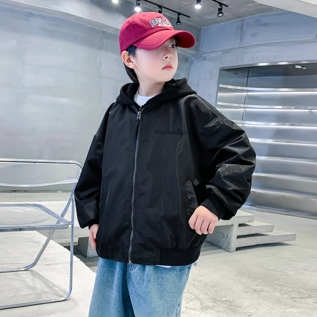 男童春秋装时髦学院风运动外套2025新款青少年儿童秋季连帽夹克帅