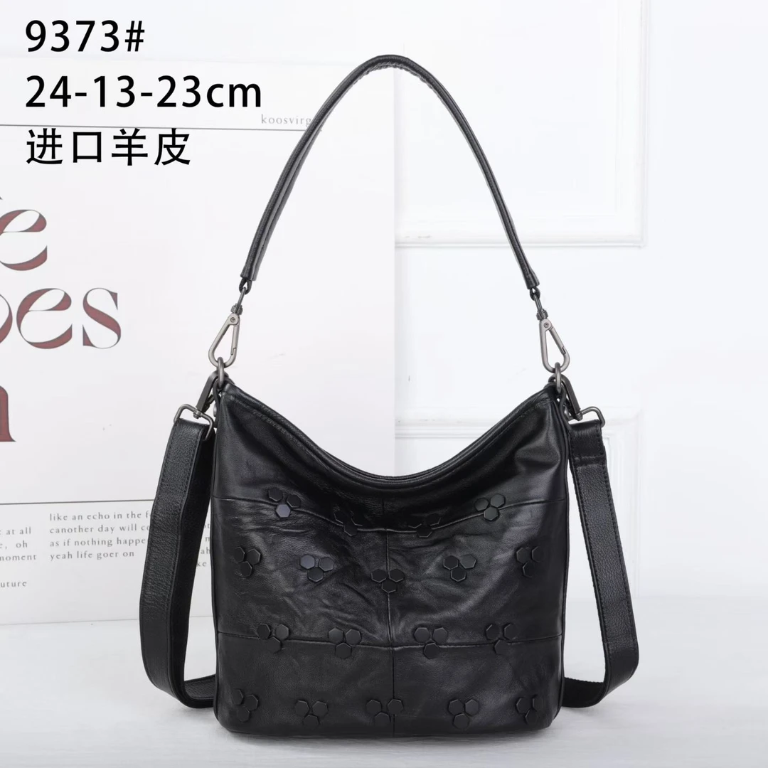 9373#进口羊皮女士时尚大容量斜挎桶包