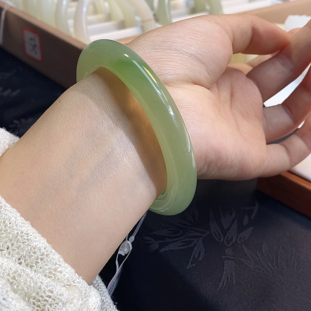 未镶嵌手镯和田玉晴底翠 冰葡萄翠