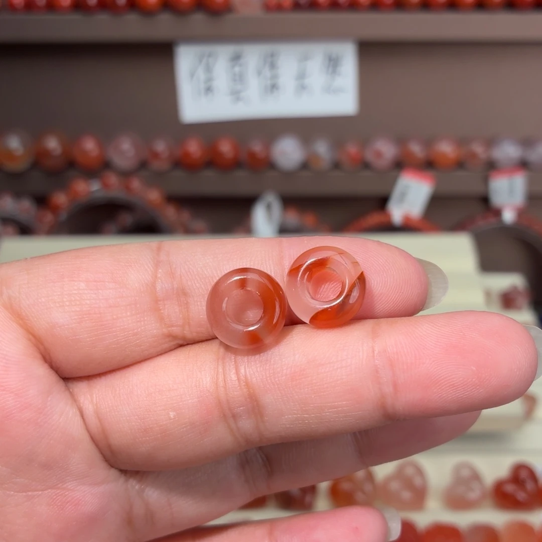 艾***1南红玛瑙未镶嵌川料2个甜甜圈