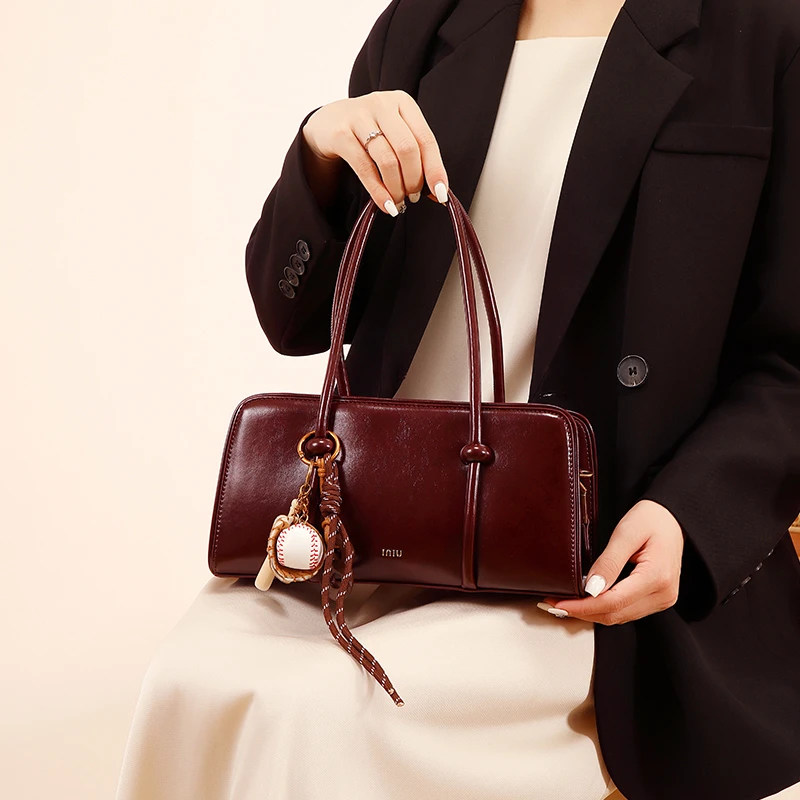 今年流行小众红色腋下包新娘结婚包高级感复古油蜡皮单肩斜挎包女