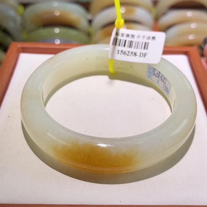 和田玉未镶嵌手镯 53 54