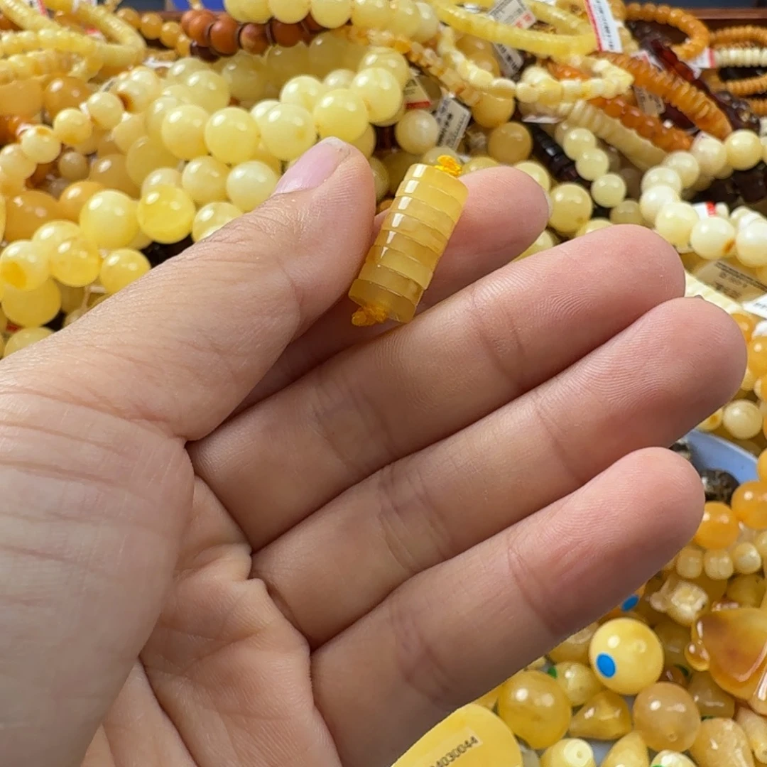 未镶嵌琥珀珠宝奇石