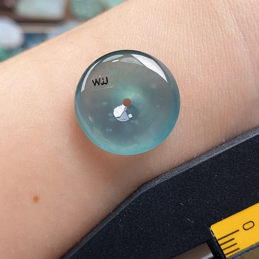 翡翠未镶嵌颈饰平安扣