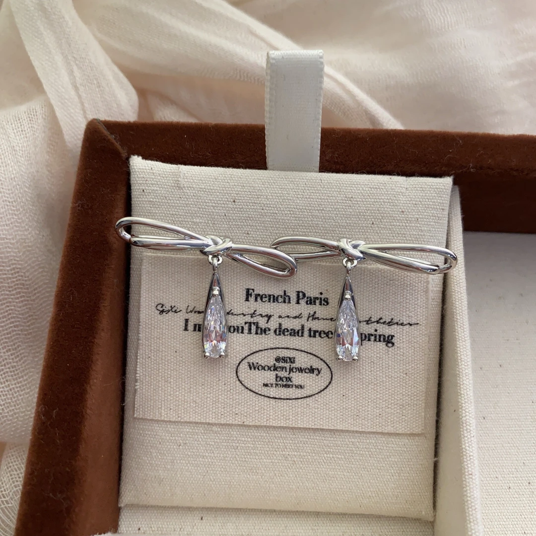 黄铜合成锆石耳饰 银色蝴蝶结锆石耳钉简约精致闪耀小众耳饰2437