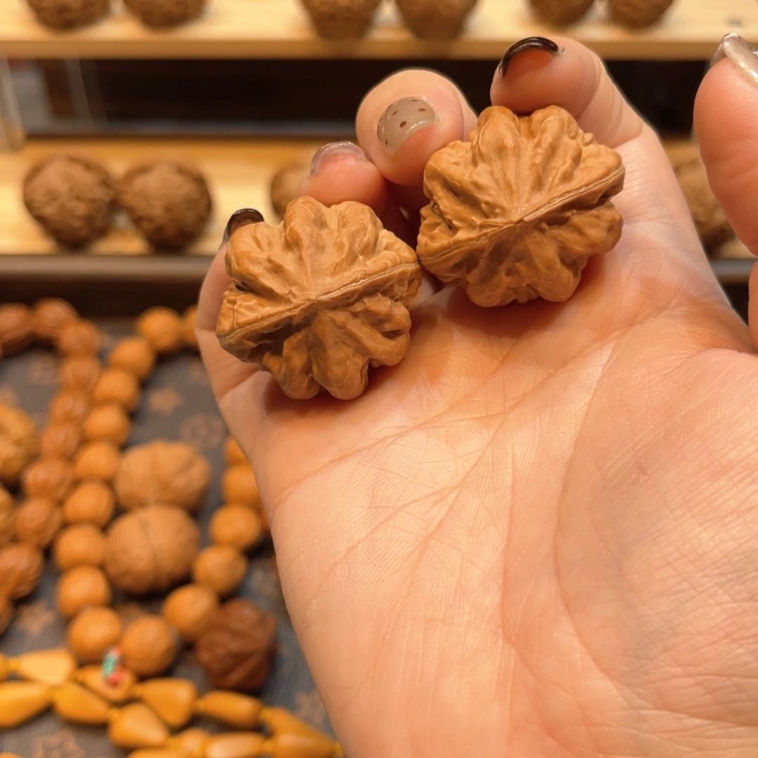 文玩核桃把件龙脊八棱