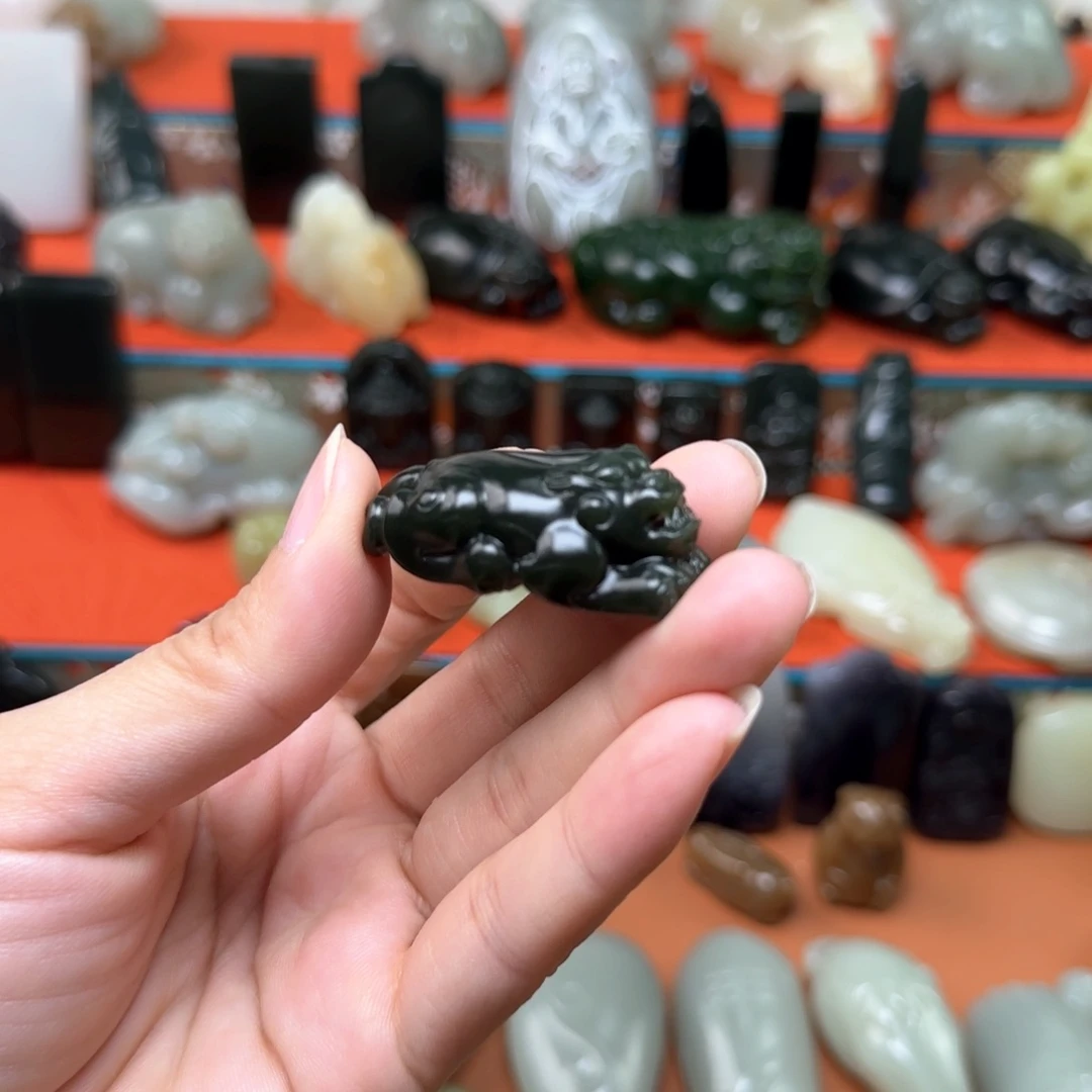 未镶嵌和田玉把件