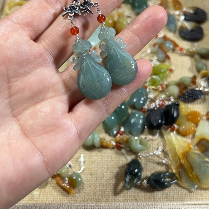 蛇纹石玉耳饰未镶嵌