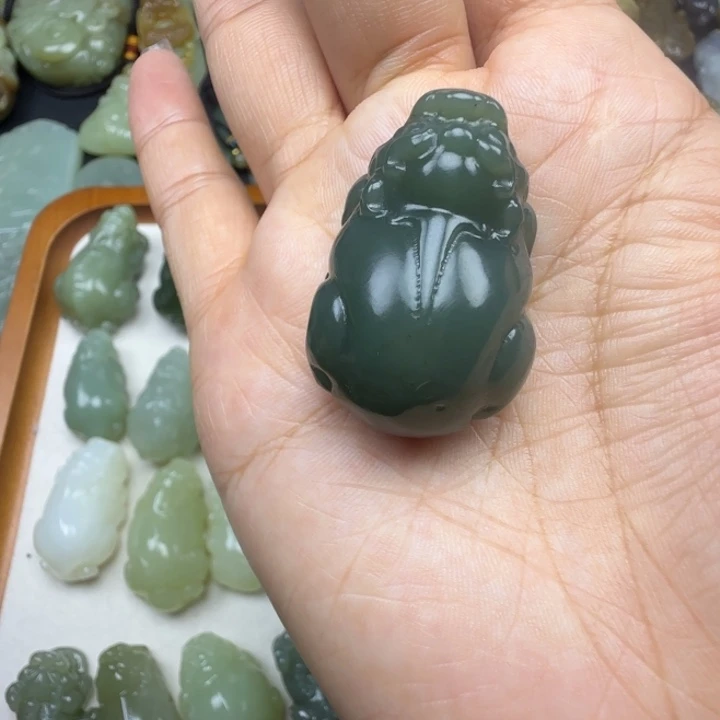 和田玉未镶嵌珠宝奇石