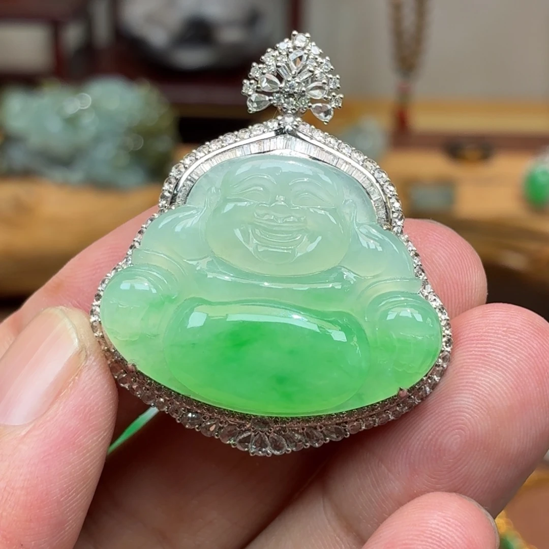 翡翠18K金镶嵌颈饰