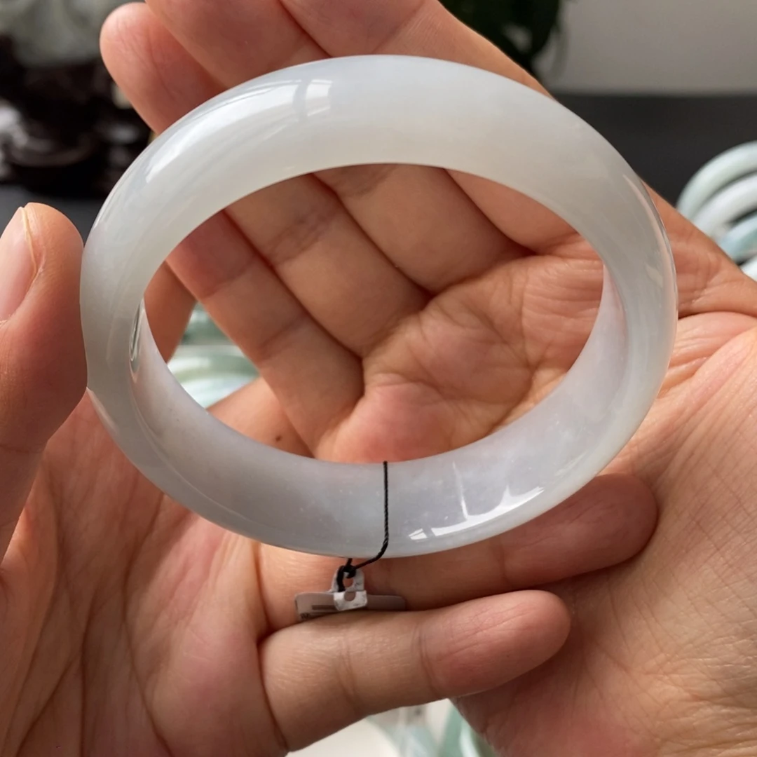 翡翠手镯未镶嵌天然