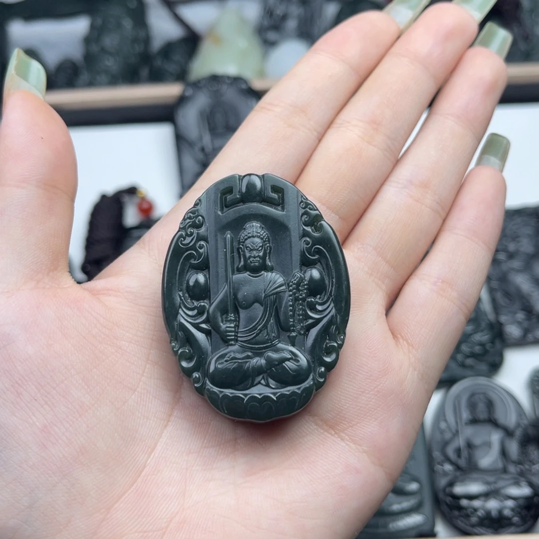 和田玉未镶嵌颈饰夏*人