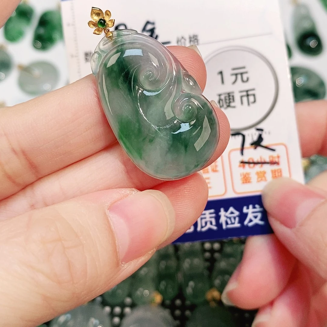 翡翠颈饰18K金镶嵌吊坠