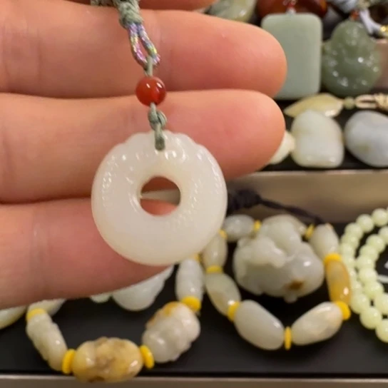 和田玉（糖玉）未镶嵌颈饰