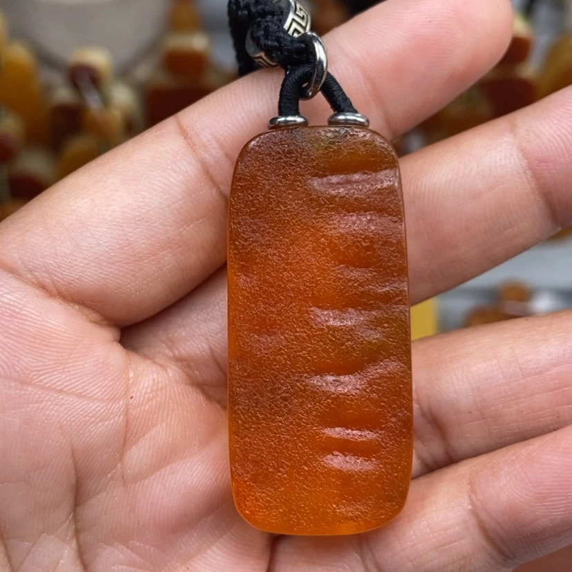 【闪购商品】琥珀颈饰未镶嵌