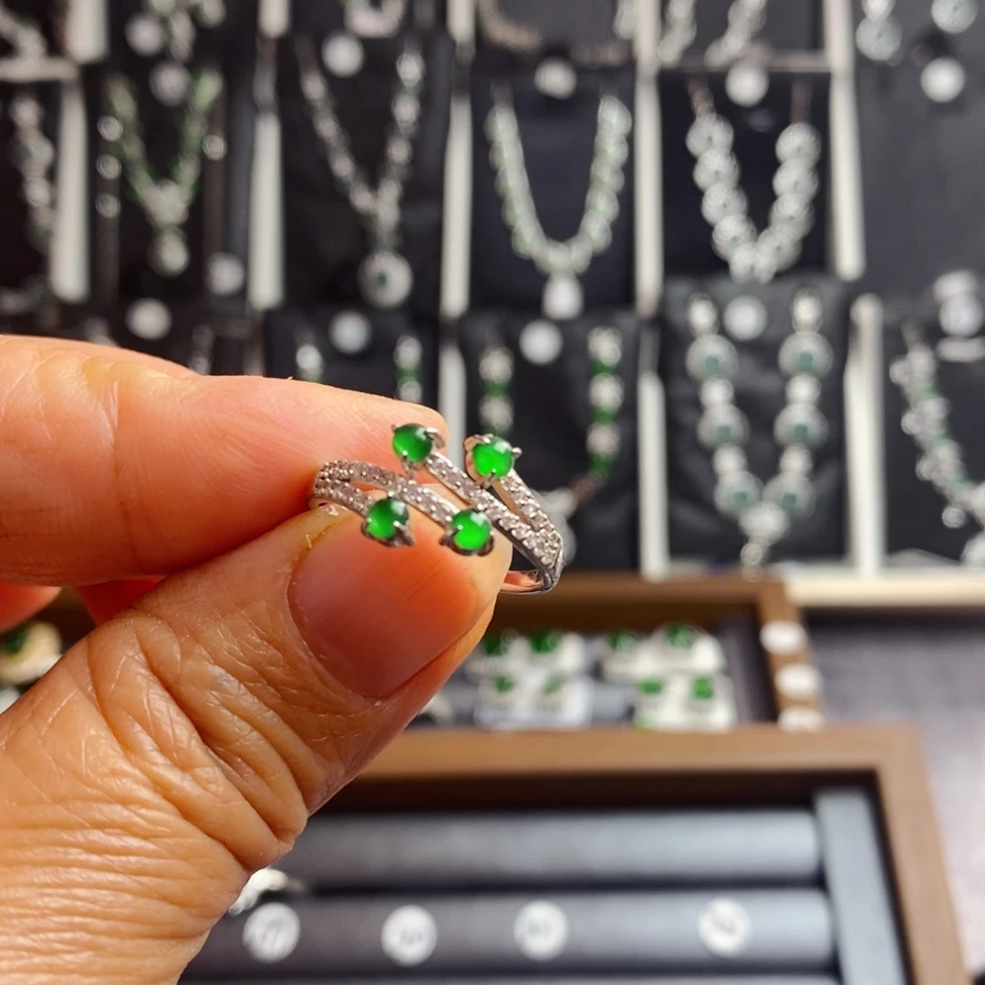 翡翠颈饰银S925镶嵌无证，假一赔四