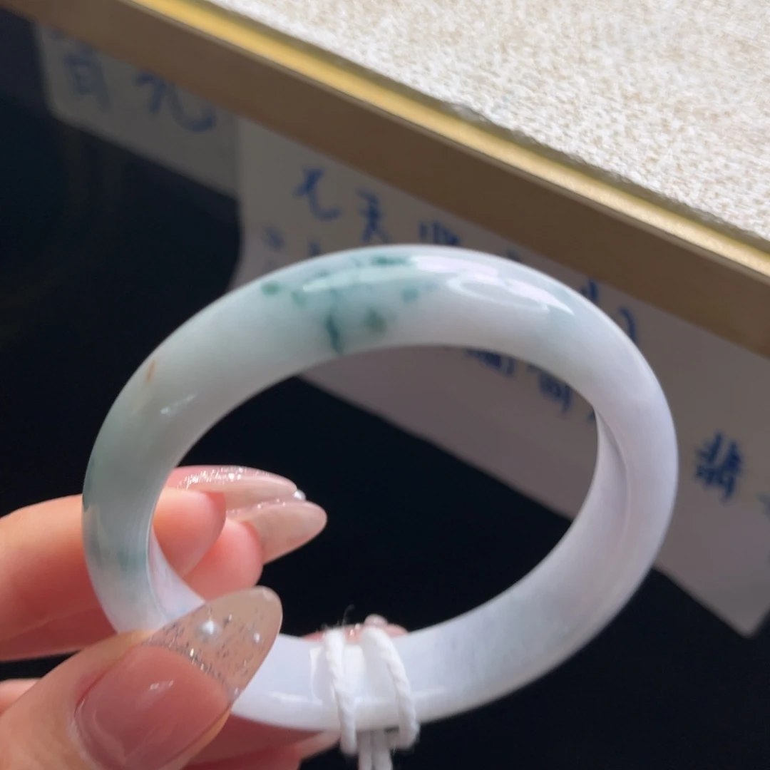翡翠未镶嵌手镯手镯