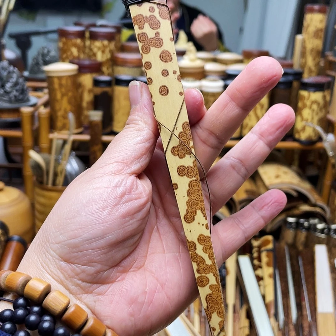 笮*一把湘妃竹折扇老弟拍