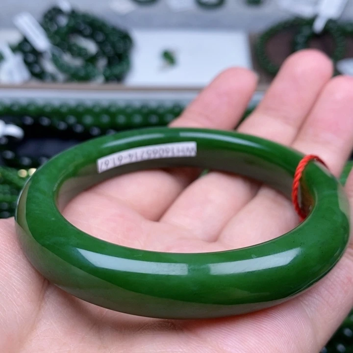 未镶嵌手镯和田玉（碧玉）提**神