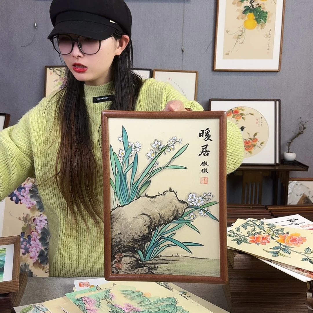 国画手绘带框尺寸： 23*32