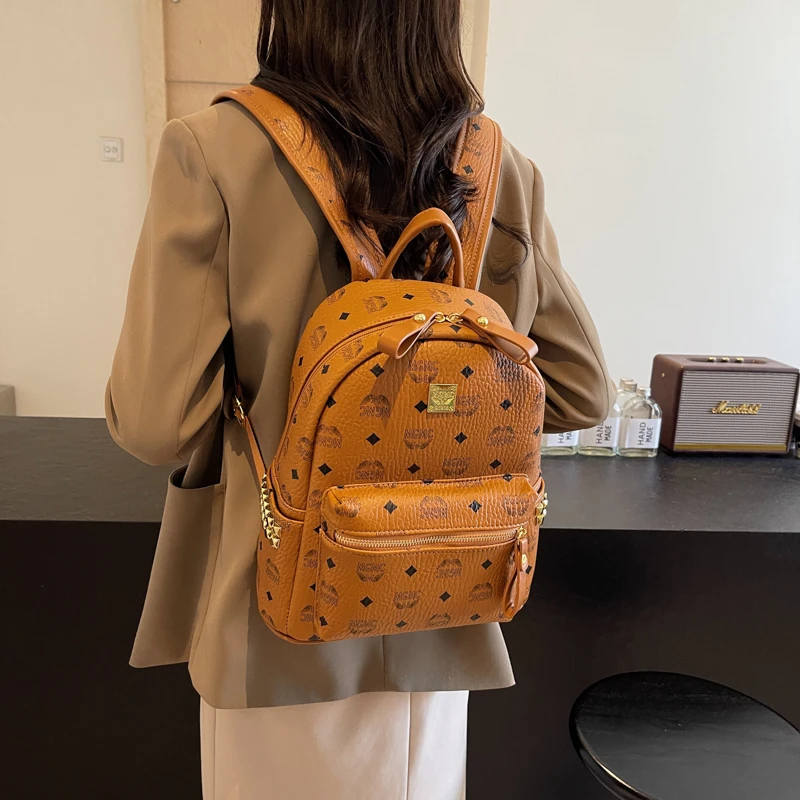 梓文春游双肩包新款小众可爱卡通书包高级感户外出游女士旅游背包