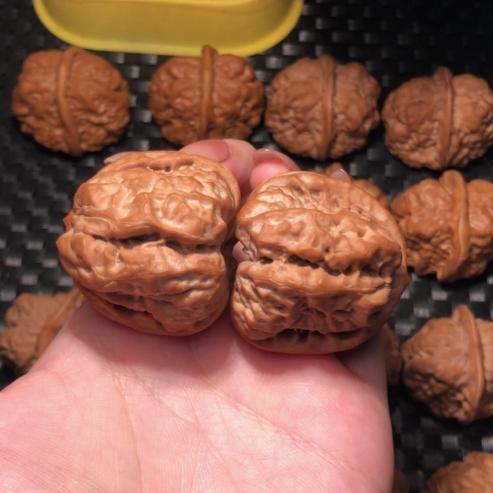 张***r把件文玩核桃蛙王