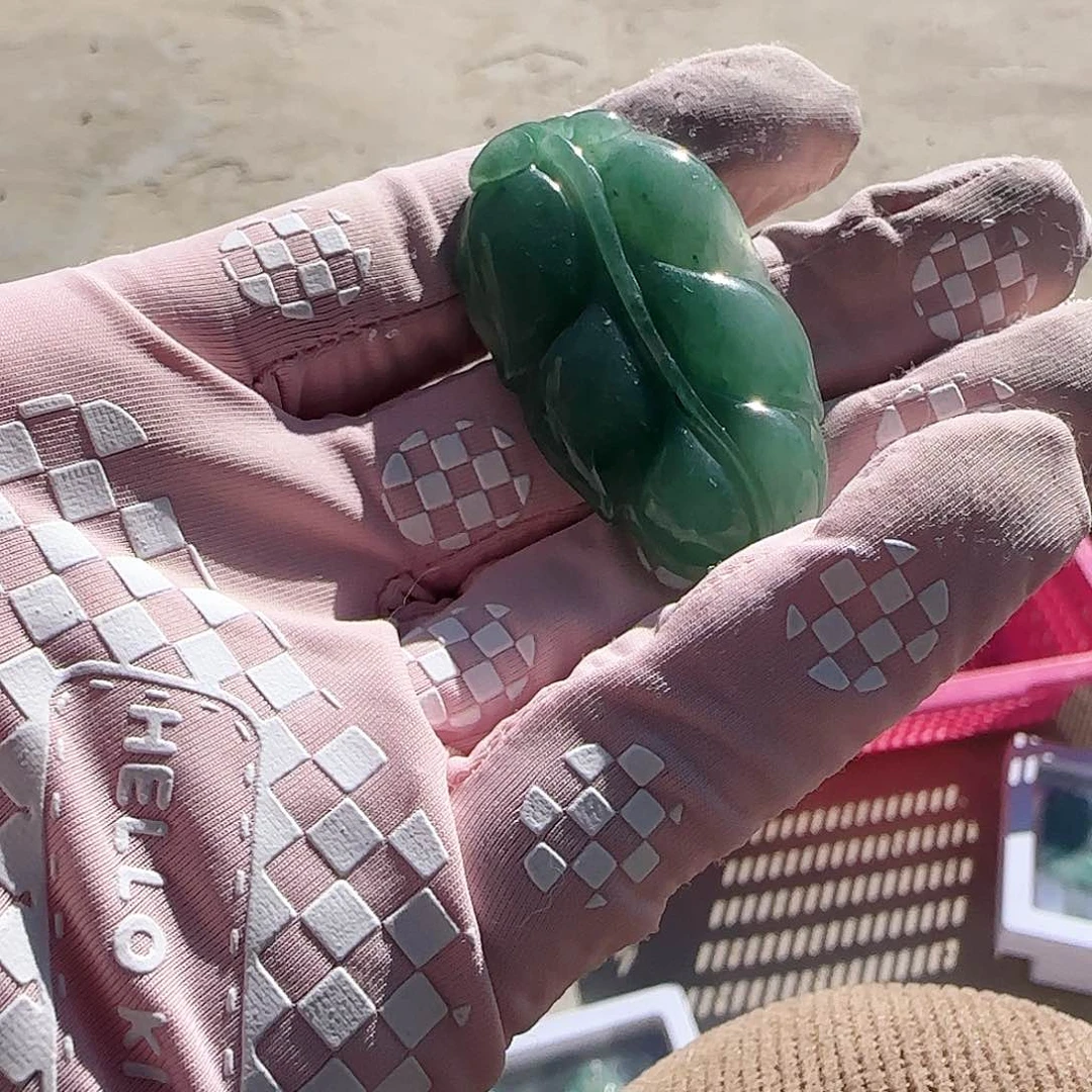 石英质玉颈饰未镶嵌茜*