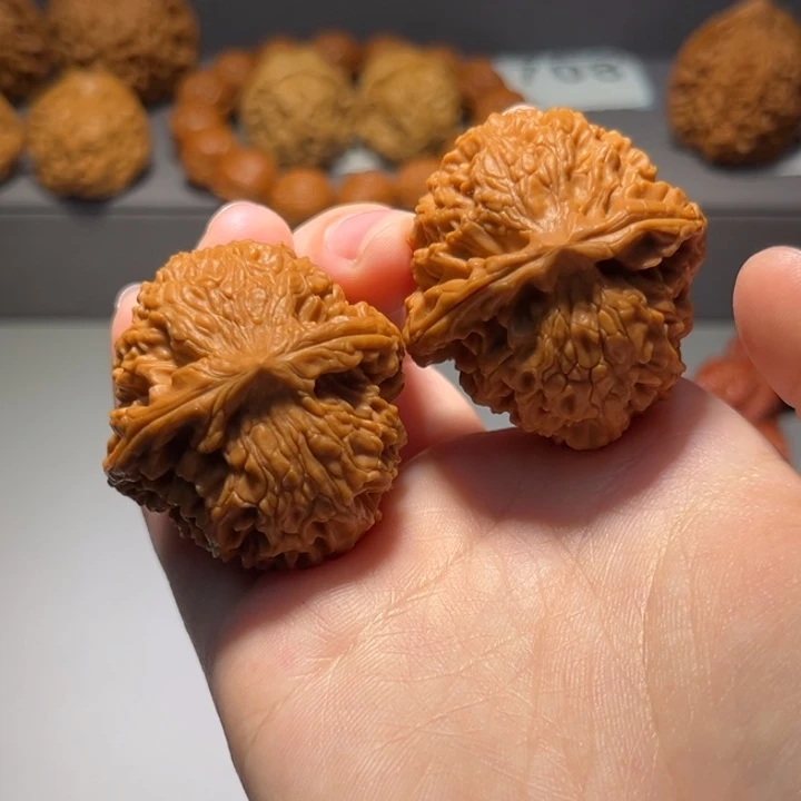 文玩核桃把件龙胆708