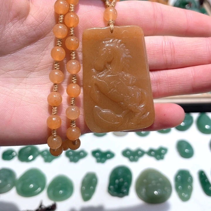石英质玉未镶嵌颈饰